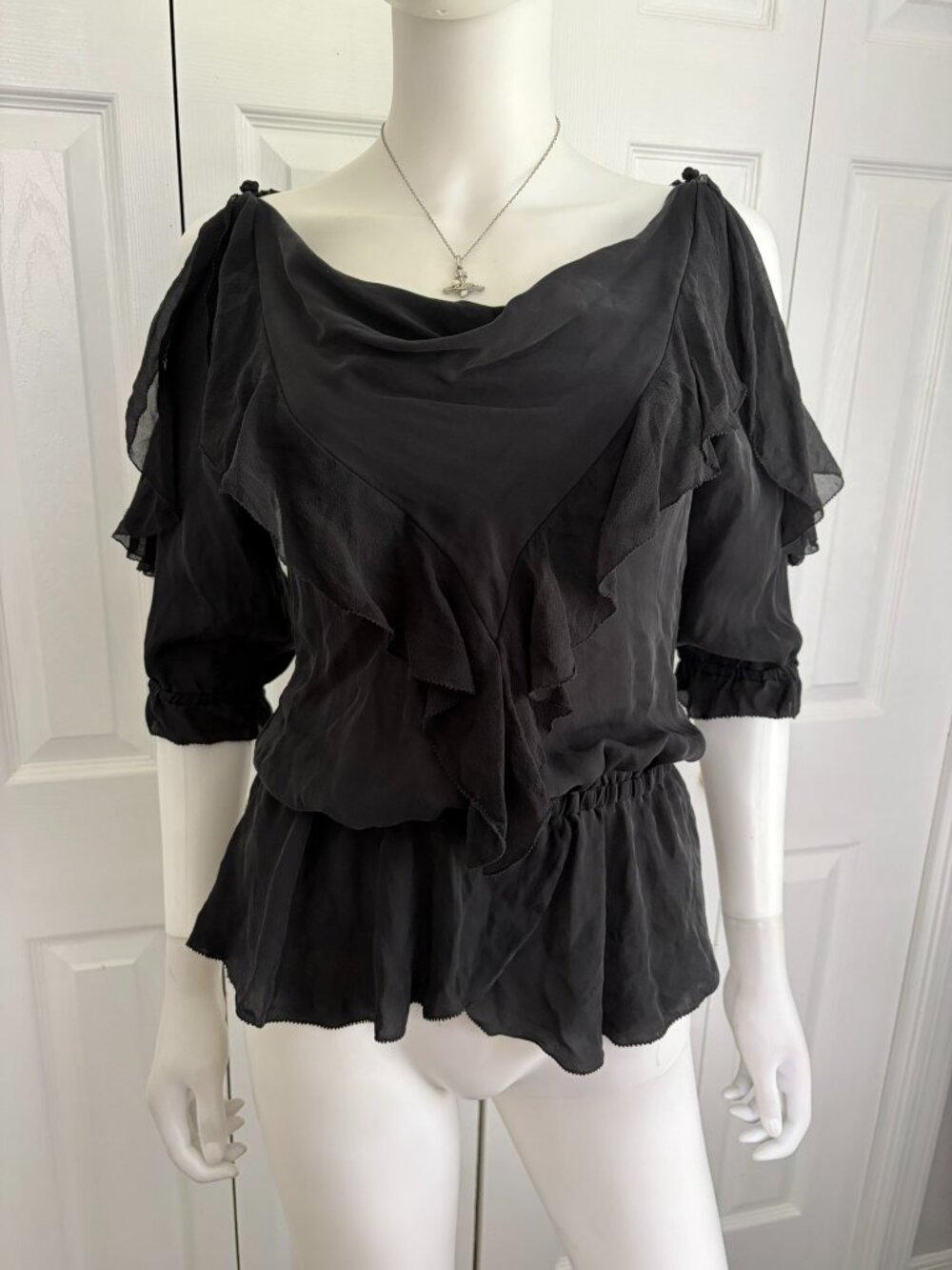 white house black market size XXS 100% silk black ruffle blouse
